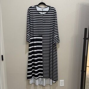 Nuggles Black/white striped hi/low dress, size 2X
